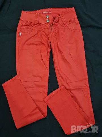 Червен панталон , снимка 1 - Панталони - 34181470