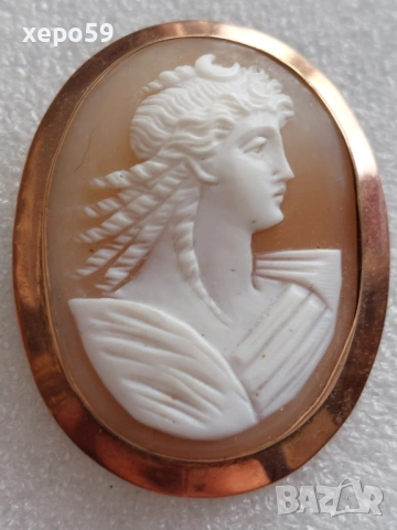 Три брошки камеи със златен обков-14 карата и 9 карата., снимка 3 - Колиета, медальони, синджири - 53074144