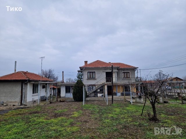 Двуетажна къща в село Средец , снимка 3 - Къщи - 52890647