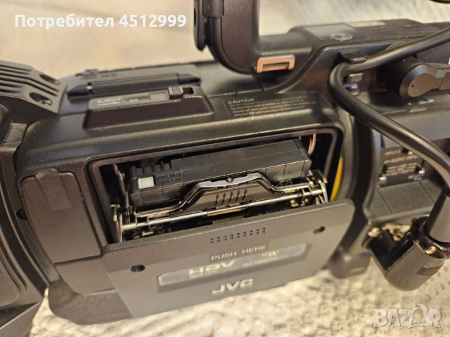 Видеокамера JVC GY-HD200 - HDV 720p MiniDV, снимка 5 - Камери - 52100267