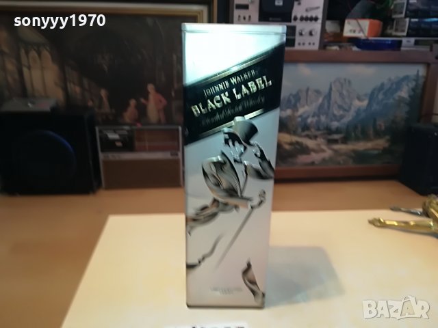 JOHNNIE WALKER-BLACK МЕТАЛНА КУТИЯ 0201231059, снимка 2 - Колекции - 39158993