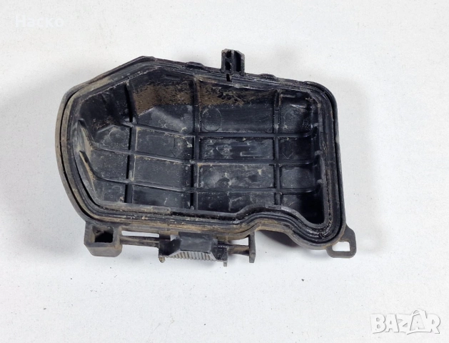 Ляво Капаче Лява Капачка Крушка Фар Toyota Avensis T25 Тойота Авенсис 2003-2008, снимка 2 - Части - 53301248