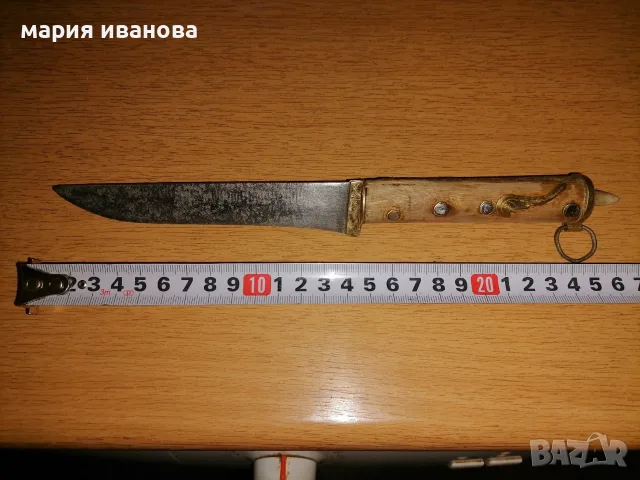 Стар нож с украса 