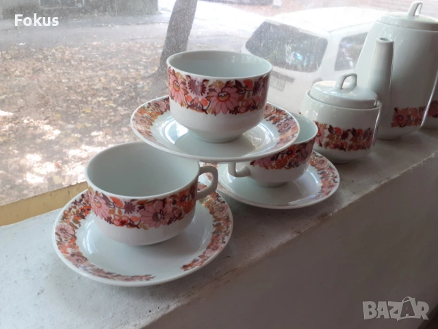 Стар български порцеланов сервиз за чай, снимка 2 - Антикварни и старинни предмети - 53456584