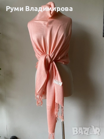 Коралово розов шал от 100 % кашмир, снимка 3 - Шалове - 42932328