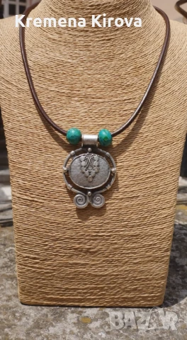 Дамско колие с естествена кожа и керамични мъниста. Бижута Луди гъби.