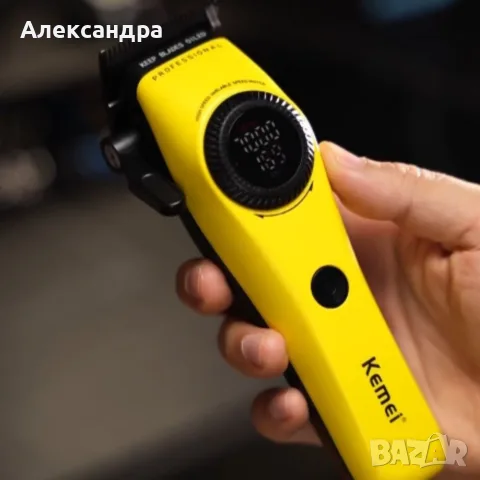 Професионална машинка за подстригване Kemei KM-1735 с безчетков мотор, 9000 об./мин., LCD дисплей и, снимка 4 - Машинки за подстригване - 55798973