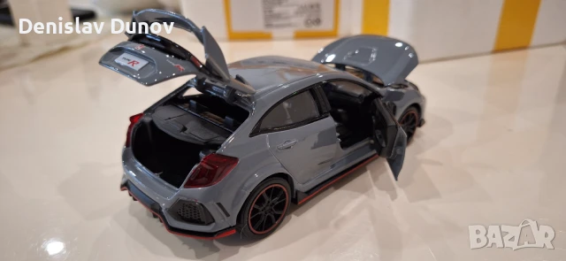 Honda Civic Type R 1:32 с отваряеми врати, капак, светещи фарове и стопове, снимка 10 - Коли, камиони, мотори, писти - 51210650