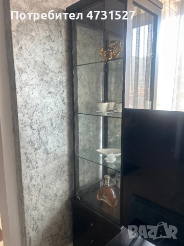 Шкаф витрина