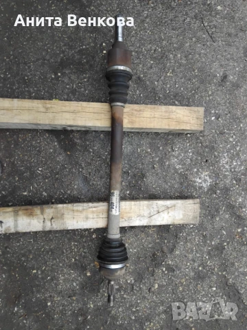 Продавам полуоска за Peogeot 207