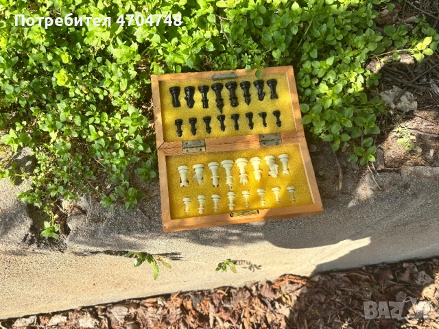 Ретро малък магнитен шах, снимка 2 - Антикварни и старинни предмети - 53757211