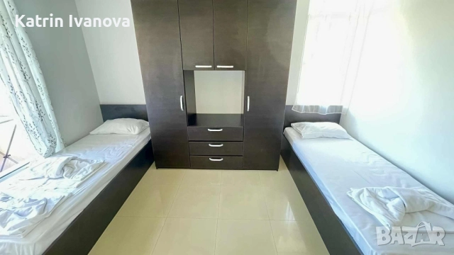 Единични легла и гардероб 