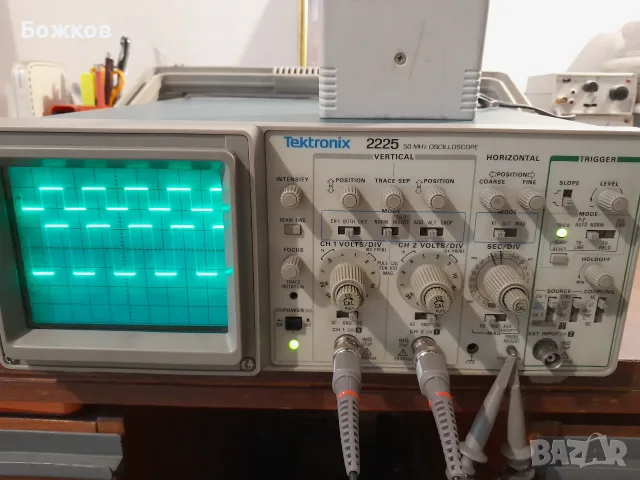 Двуканален Осцилоскоп Tektronix 2225 - 50MHz 