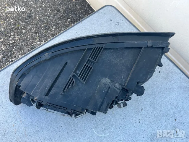 Десен фар за Волвоv50 2009, снимка 4 - Части - 49558951