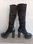 Дамски черни дълги ластични ботуши с висок ток и дебела подметка и лачена основа, снимка 3
