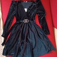 Нова черна рокля, снимка 1 - Рокли - 42020638
