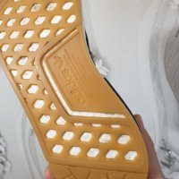  ADIDAS NMD R1 GUM SOLE  номер 44-44 2/3 оригинални маратонки , снимка 15 - Маратонки - 41497451