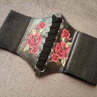 Колан/корсет за талия с бродерия цветя, имитация на кожа и ластик в черен цвят, снимка 5 - Корсети, бюстиета, топове - 41488677