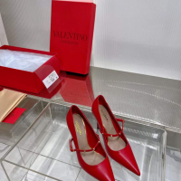 Valentino (реплика) 61, снимка 5 - Дамски обувки на ток - 44518377