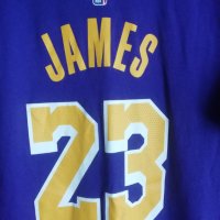 LA Lakers Lebron James #23 Nike Tee оригинална тениска Лейкърс Джеймс размер L  , снимка 3 - Тениски - 41508150