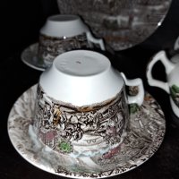 Продавам оригинален английски сервиз за чай , снимка 4 - Сервизи - 42213165