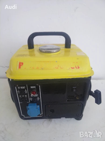 Двутактов бензинов генератор Максимално захранване 900W  3.7A, снимка 1