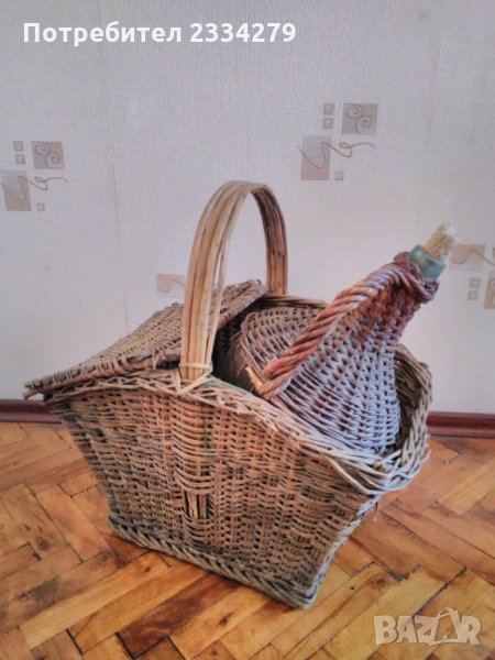 Автентичен кошник и дамаджана за декорация към битова къща., снимка 1