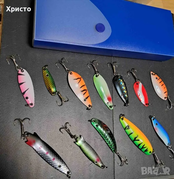 Нови 12бр клатушки блесни в кутия,спининг риболов , снимка 1