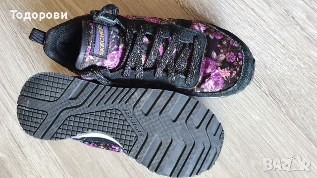 33 н.Skechers, снимка 2 - Детски маратонки - 36466582