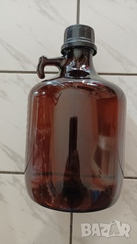 Шише, дамаджана 3 литра от цветно стъкло. 