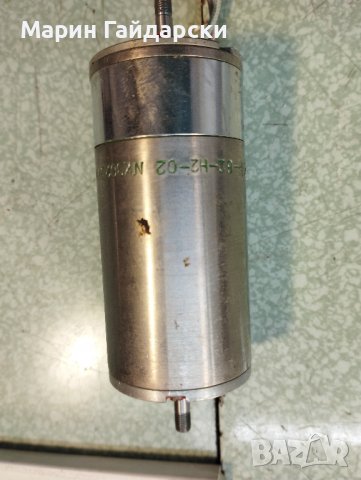 Продава различни двигатели на 12v и 220v, снимка 7 - Друга електроника - 39634270