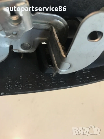 Превключвател за отваряне на капака на резервоара за гориво за Mazda 6 2.0DI (2005) GJ6A686F1, снимка 2 - Части - 53710588