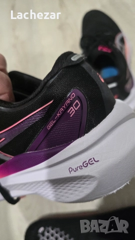 Дамски маратонки за бягане ASICS GEL-KAYANO 30, снимка 12 - Маратонки - 52591939