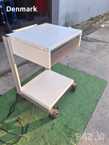 Метална количка с чекмедже 