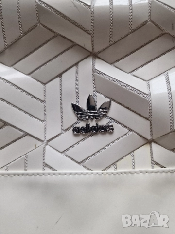 Страхотна дамска чанта раница ADIDAS, лимитиран модел, среден размер , снимка 3 - Раници - 52520837