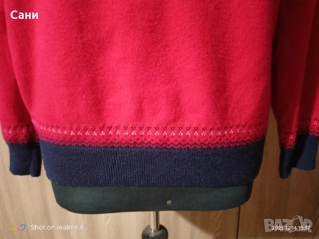 Червен пуловер , снимка 3 - Блузи с дълъг ръкав и пуловери - 52793144