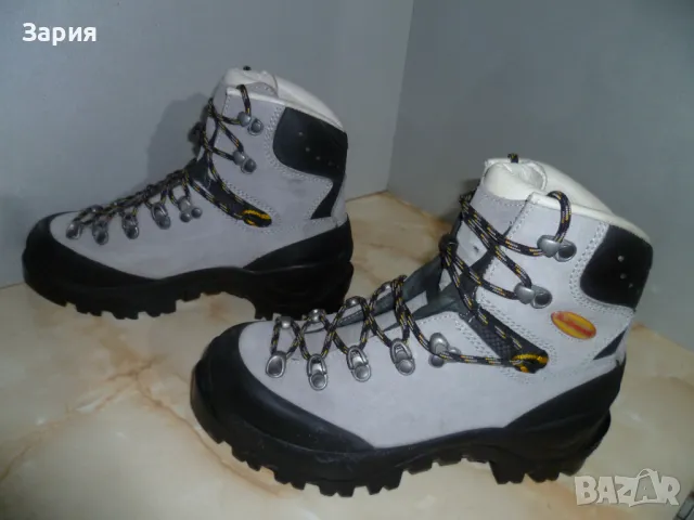 LOWA туристически обувки №38, снимка 6 - Дамски боти - 48455980