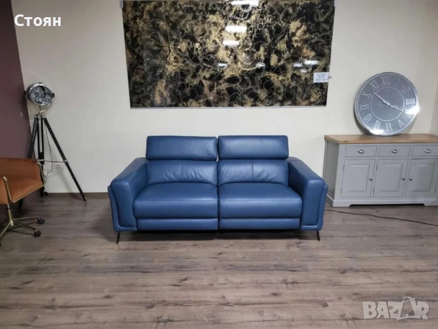 Син кожен диван тройка La-z-boy с електрически релакс механизъм, снимка 2 - Дивани и мека мебел - 51951565