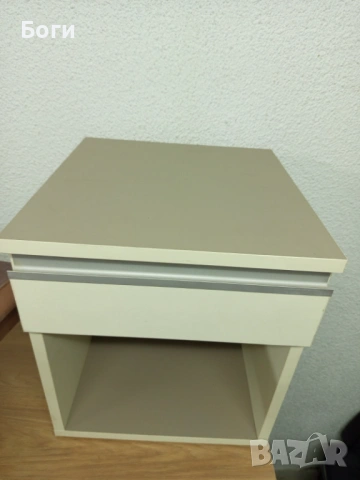 Нощно шкафче, снимка 3 - Шкафове - 53209825