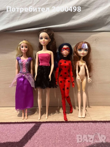 Комплект красиви кукли