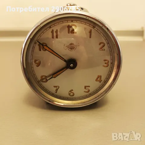 Часовник будилник Севани Еревански СССР работещ, снимка 3 - Антикварни и старинни предмети - 49193567