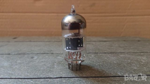 Радиолампа TESLA ECC82. , снимка 3 - Ресийвъри, усилватели, смесителни пултове - 51583318