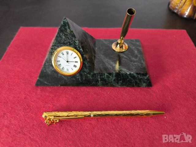 Мраморна поставка с часовник, снимка 2 - Други - 52094972