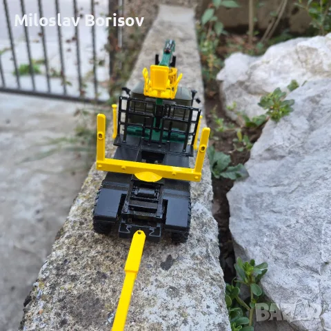 УРАЛ 375 Д лесовоз в мащаб 1:43, снимка 4 - Колекции - 56107335