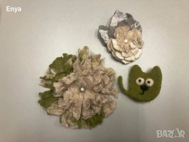 Декорации и брошки от вълна, снимка 3 - Други - 47510894