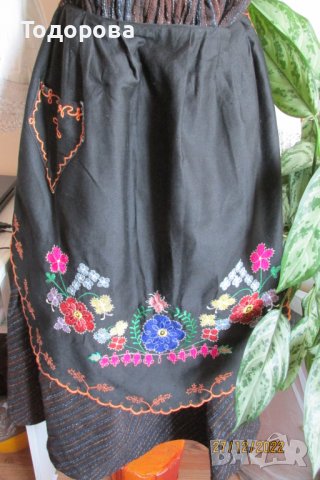 автентична носия фуста с престилка 