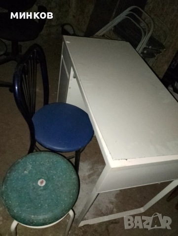 Накуп уреди от Австрия 1 бус компютри монитори бюра столове кафемашини ТV стари Рутери и др.уреди, снимка 18 - Работни маси и бюра - 52892632