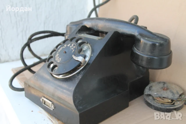 Стар бакелитов телефон, снимка 5 - Антикварни и старинни предмети - 50999275