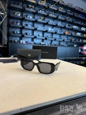 очила с черен обикновен калъф prada , снимка 11 - Слънчеви и диоптрични очила - 50608361