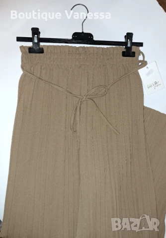 Дамски панталон в бежово 